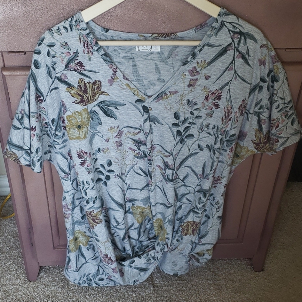 COPY - 🌱Maurices V-Neck Top.🌱